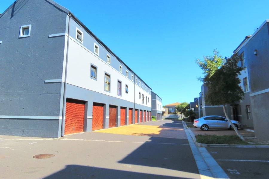 2 Bedroom Property for Sale in Parklands Western Cape